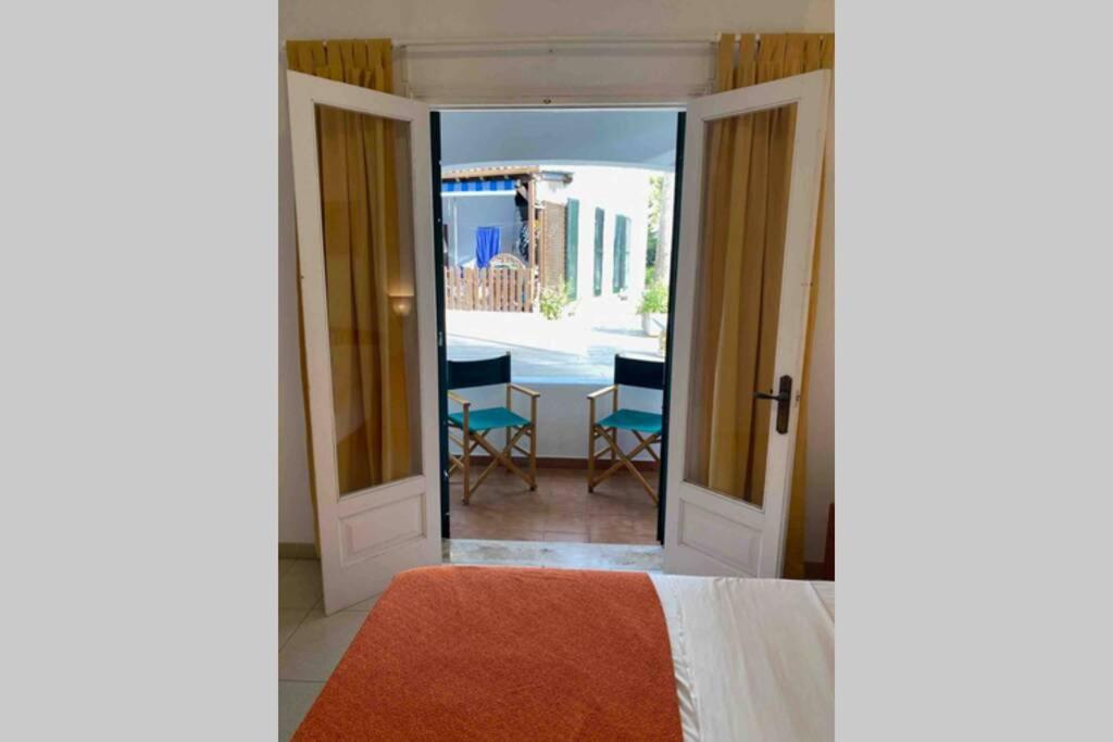Apartment With Garden And Swimming And Beach Кала-Бланка Екстер'єр фото