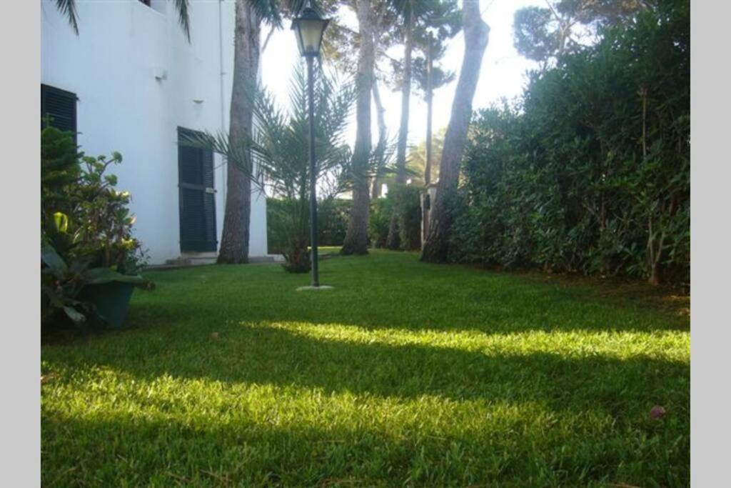 Apartment With Garden And Swimming And Beach Кала-Бланка Екстер'єр фото