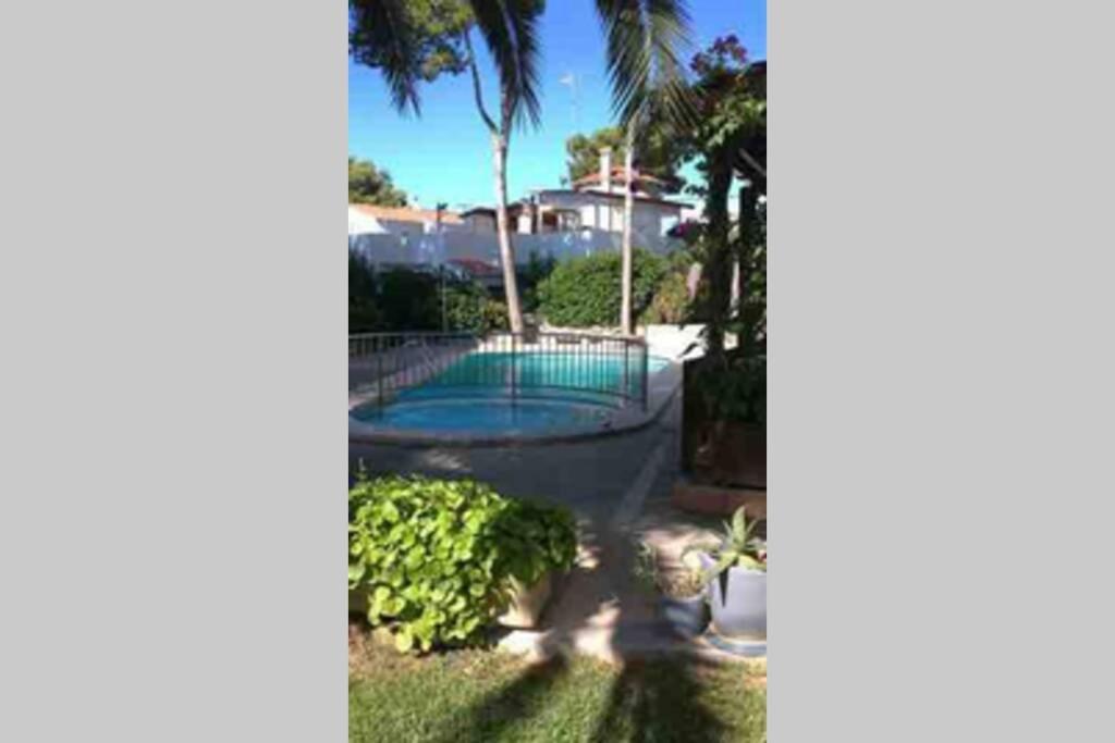 Apartment With Garden And Swimming And Beach Кала-Бланка Екстер'єр фото