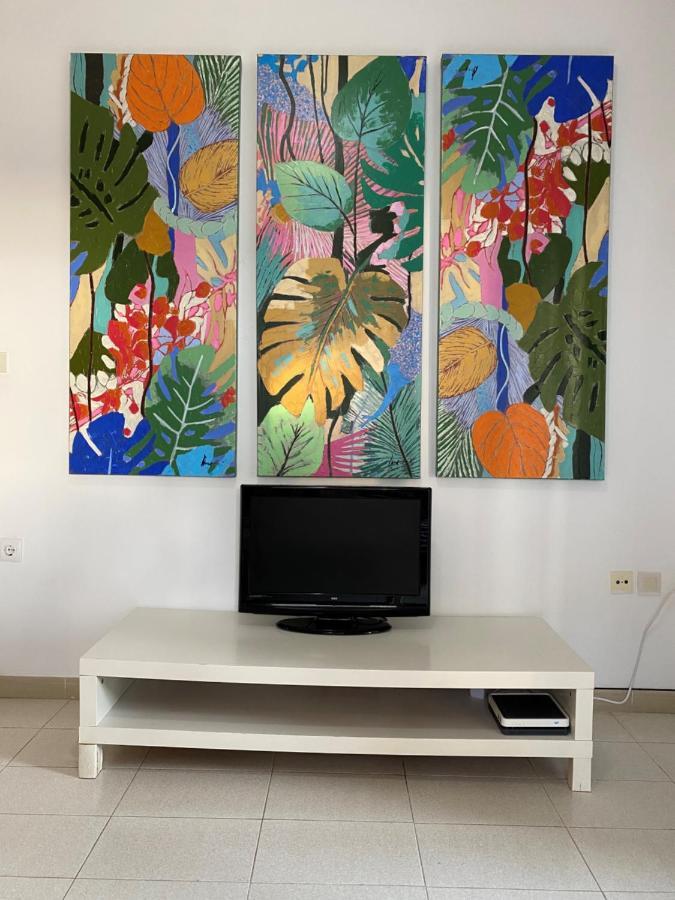 Apartment With Garden And Swimming And Beach Кала-Бланка Екстер'єр фото