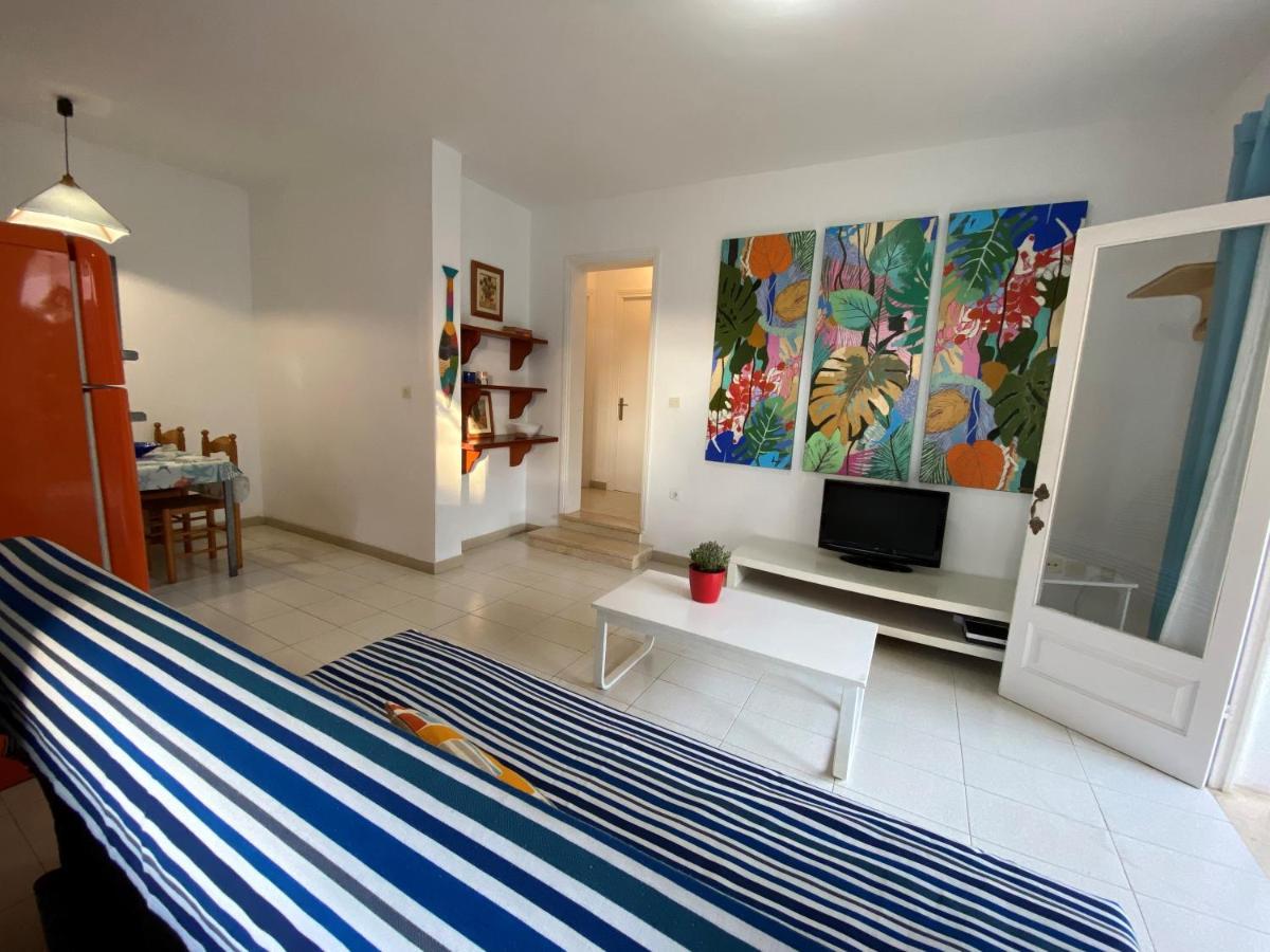 Apartment With Garden And Swimming And Beach Кала-Бланка Екстер'єр фото