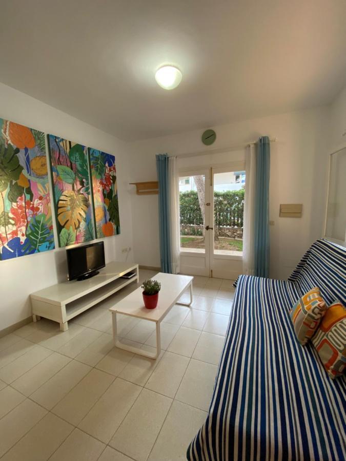 Apartment With Garden And Swimming And Beach Кала-Бланка Екстер'єр фото