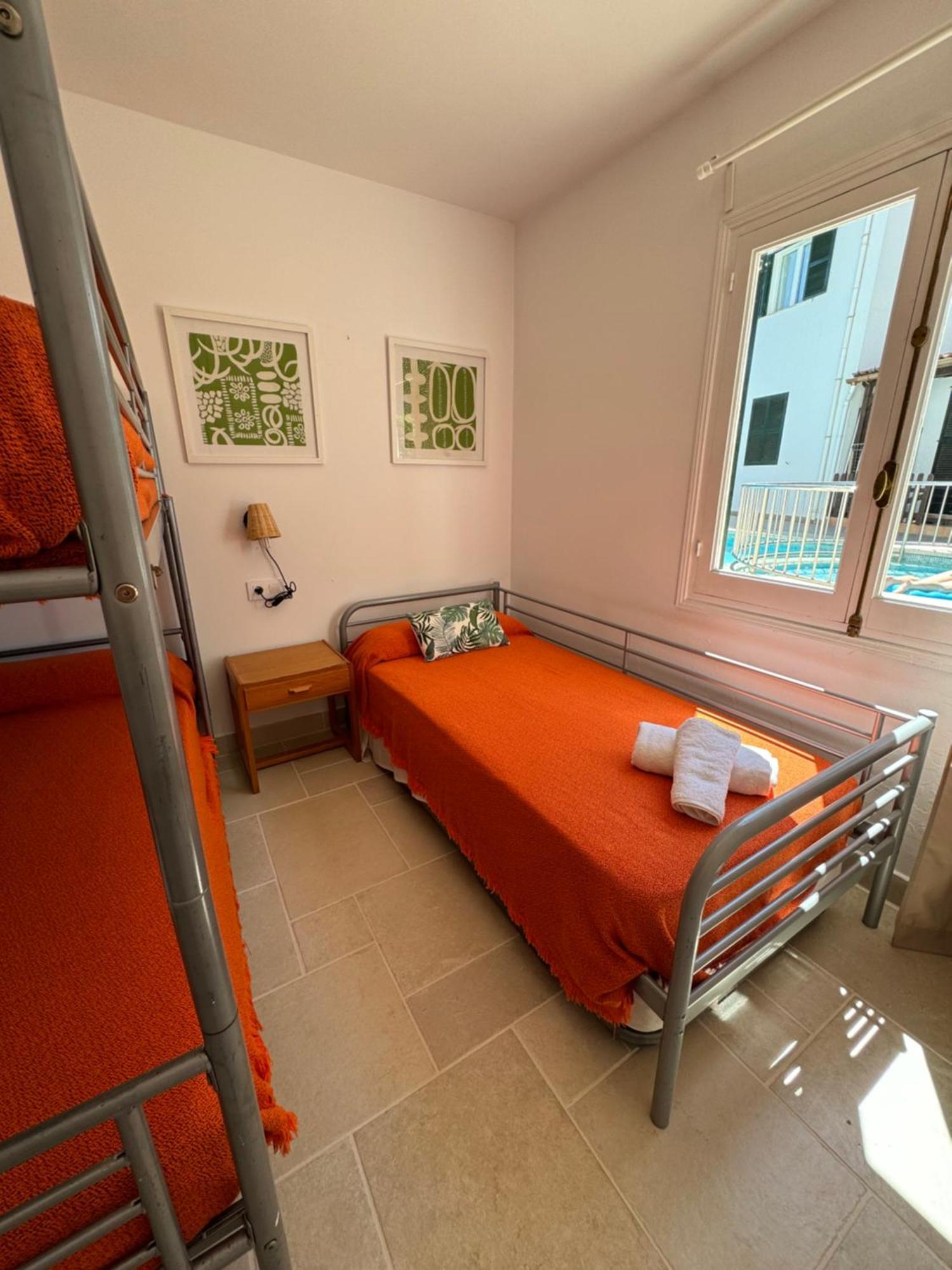 Apartment With Garden And Swimming And Beach Кала-Бланка Екстер'єр фото
