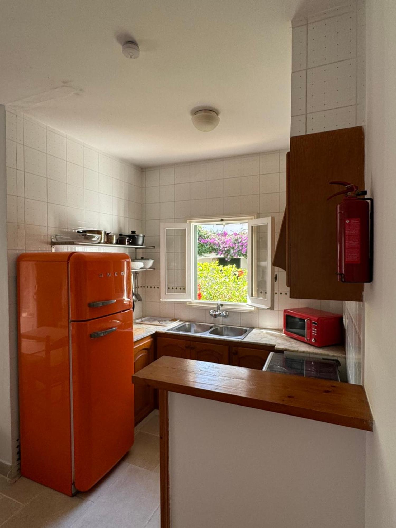 Apartment With Garden And Swimming And Beach Кала-Бланка Екстер'єр фото